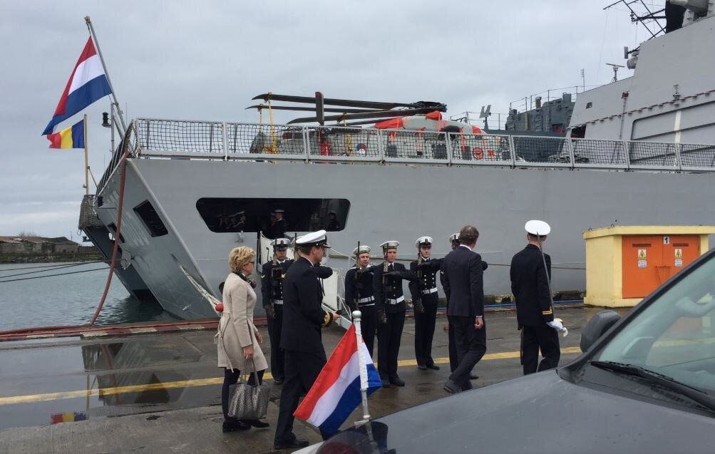 Корабль военно-морских сил Нидерландов HNLMS в порту Поти. Фото: 1 канал