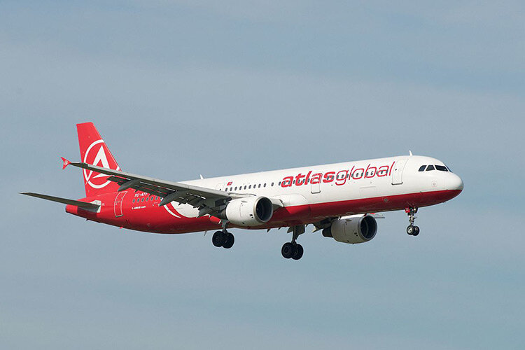 Самолет авиакомпании AtlasGlobal . Фото BriYYZ с сайта Wikipedia.org