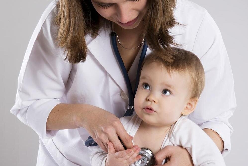 Педиатр и ребенок. Педиатр и ребенок. Детский педиатр. Педиатр и ребенок. Педиатр.