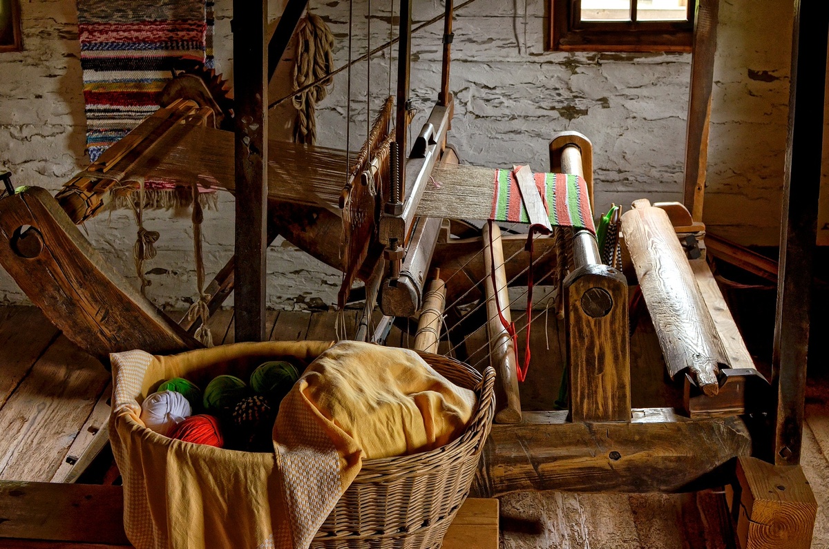 pixabay.com/ru/photos/ткацкий-станок-ткачество-материала-4458048/