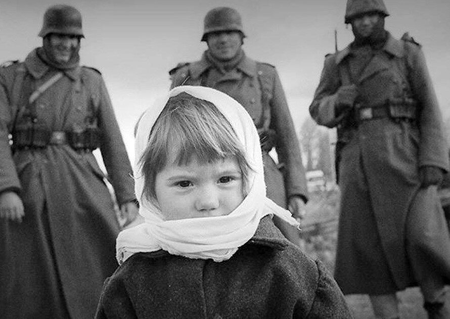 Реконструкция "Надя Богданова отвлекает фашистов"