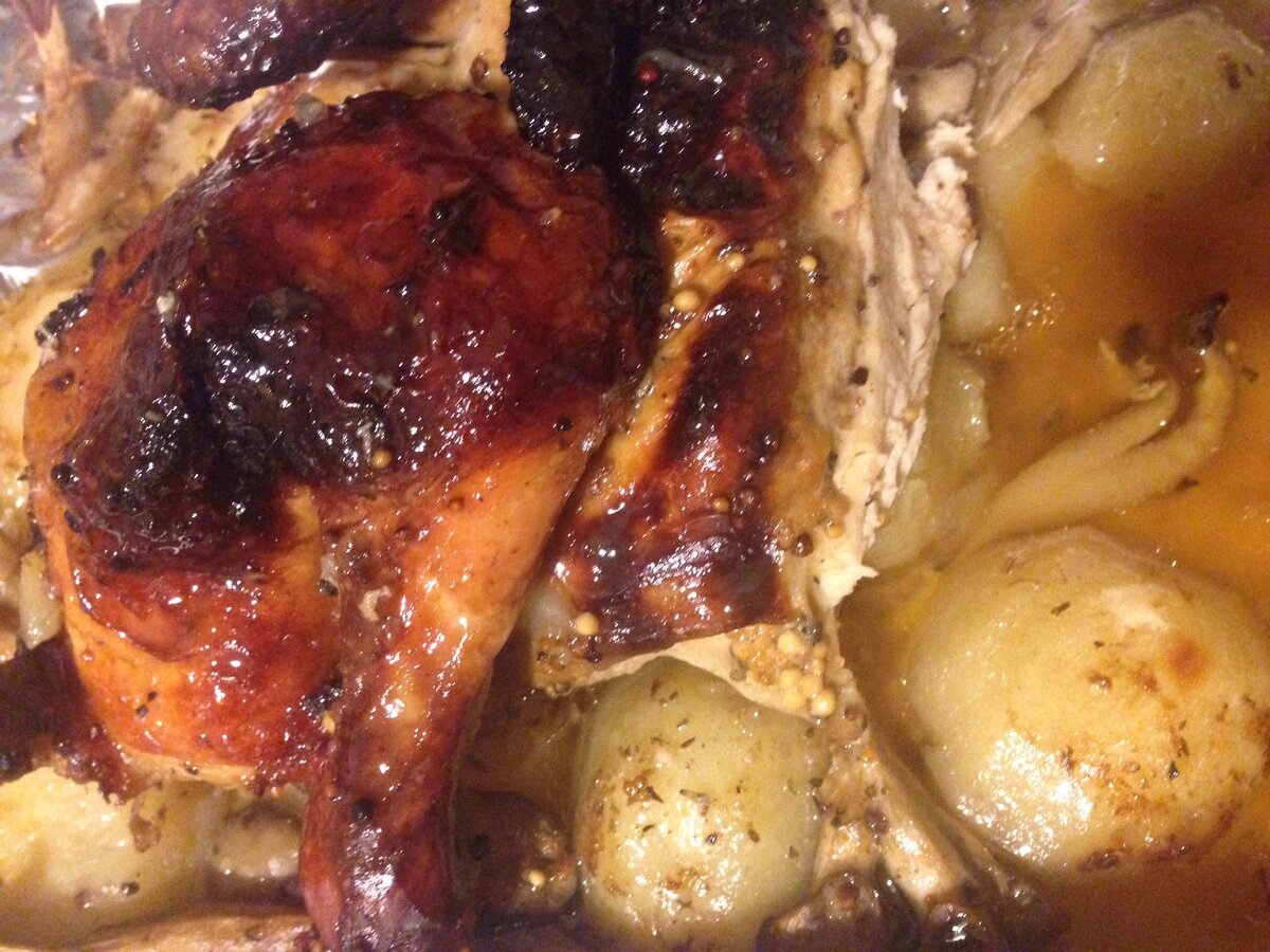 Запеченная курица с картофелем и грибами