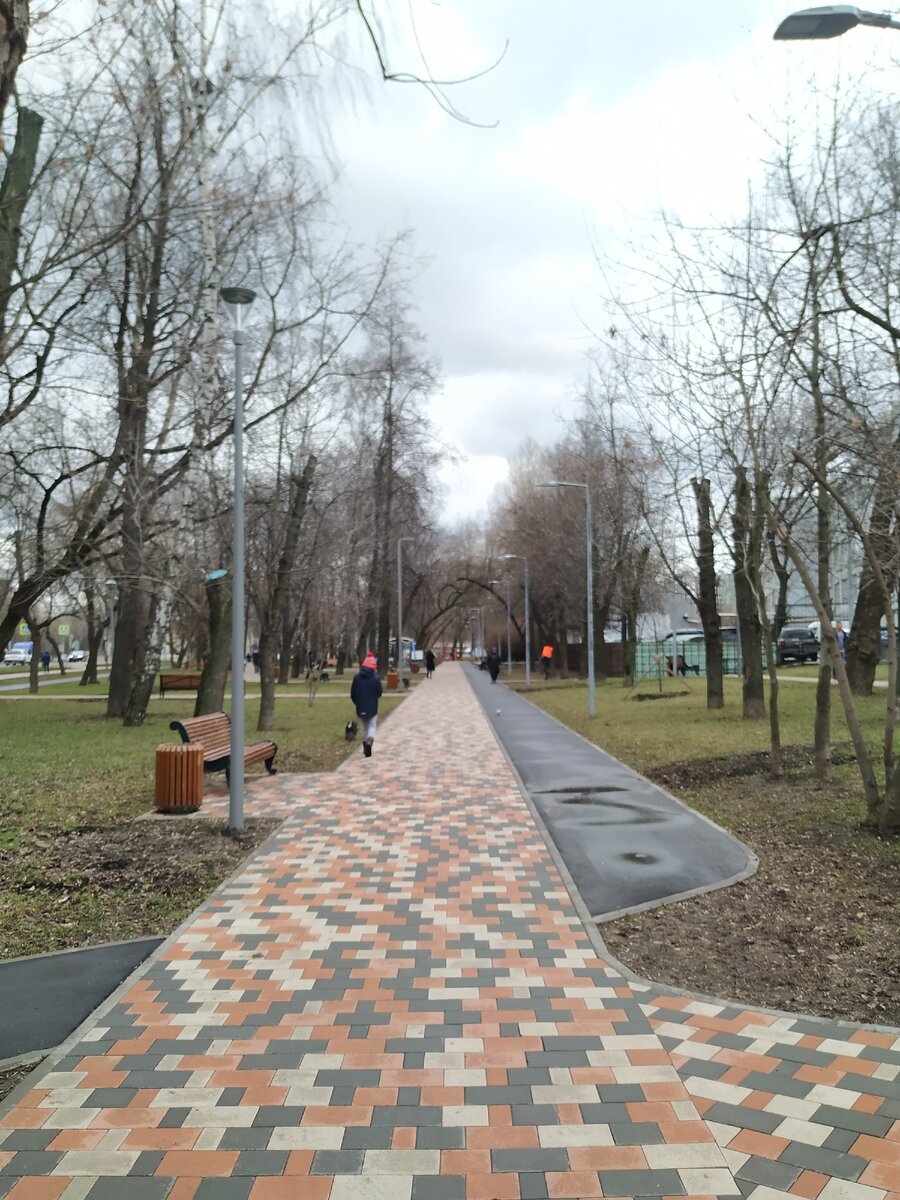 Сквер на улице Полимерная