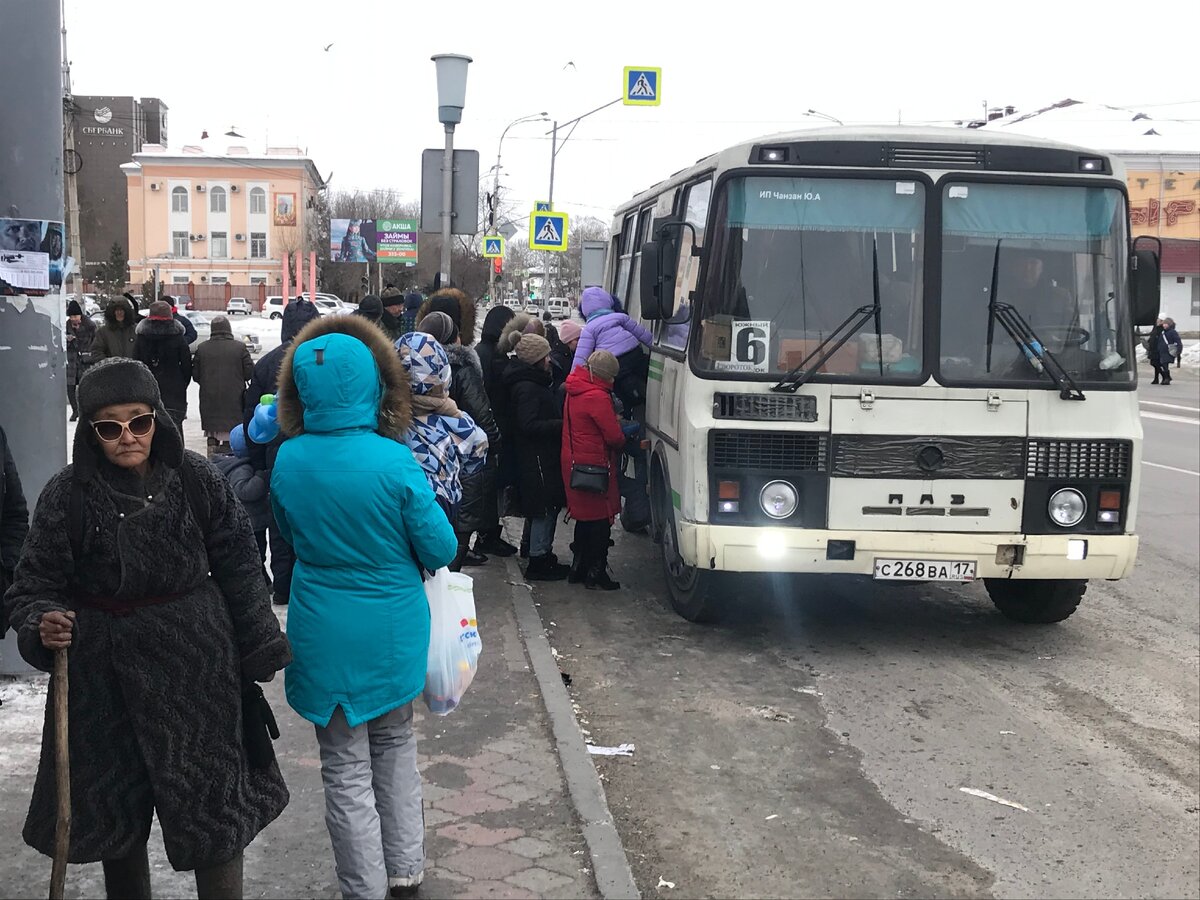 На городские маршруты, утвержденные для муниципального предприятия, выходят 11 частных автобусов «ПАЗ». Однако самые многолюдные и сложные муниципальные маршруты обеспечивают автобусы «Кызылгортранса».
