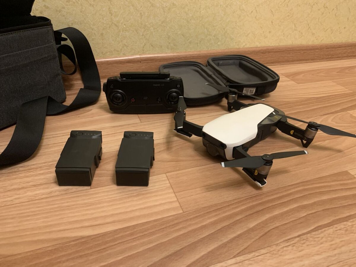 Это Dji mavic air. 