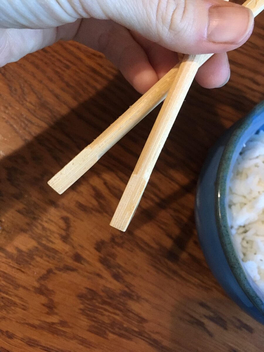 Как обычно ломают палочки все