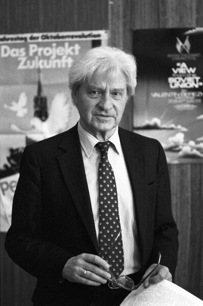 Бережков В.М. Фото из интернета.