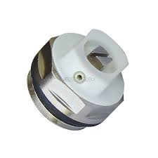 при монтаже батарей вам должны были дать ключ от него, если же вы его потеряли он продается в любом сантехническом магазине, стоит порядка 3-7 рублей. 
 