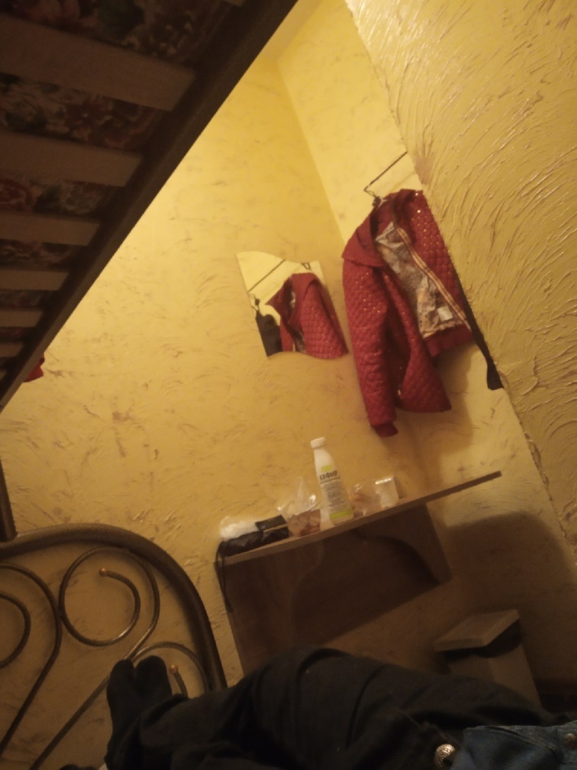 это фото нашей комнаты, сделанное из самой дальней точки