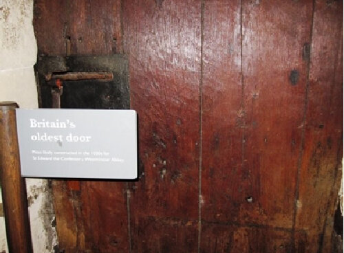 Самая старая дверь