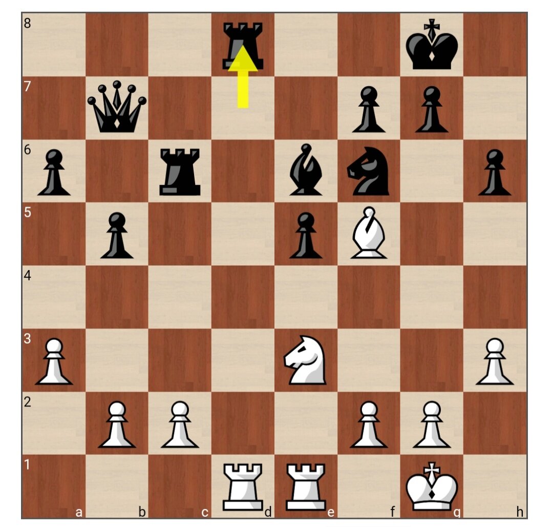 Ладья чёрных рубит принесённого в жертву ради мата ферзя