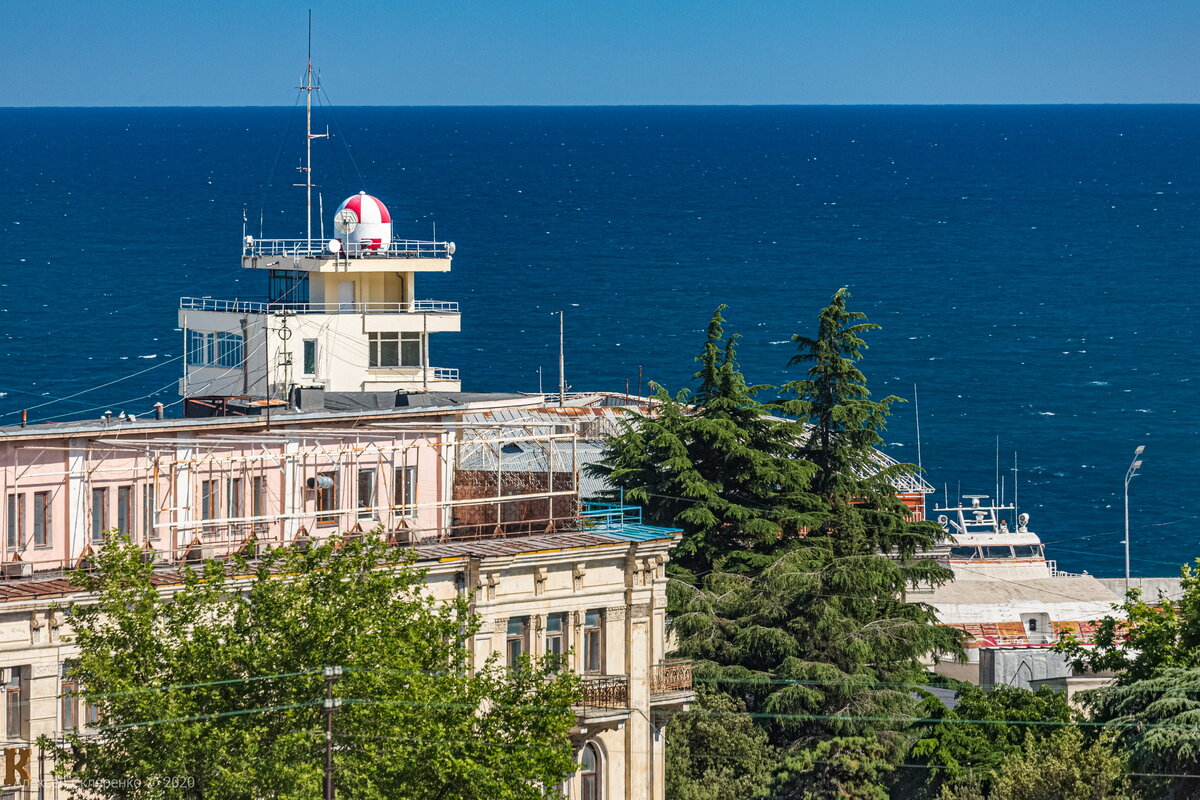 Самара ялта. Ялтинский Маяк. Ялта город. Ялта город счастья. Миметова города Ялты.