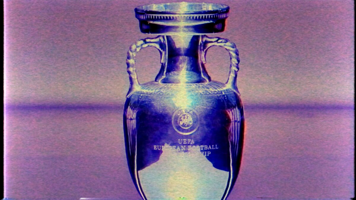 Кубок Чемпионата Европы по футболу.