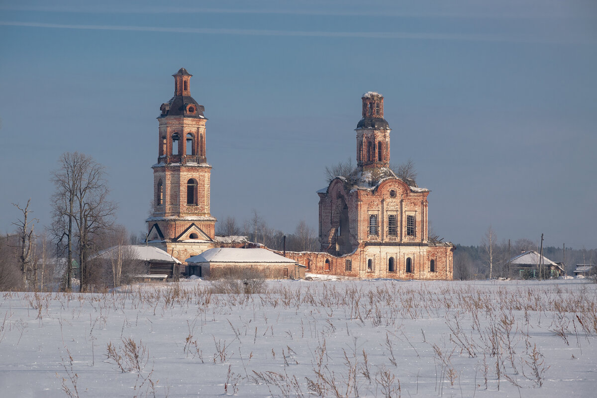 Дмитриевский храм.  Автор фото Александр Архипкин 