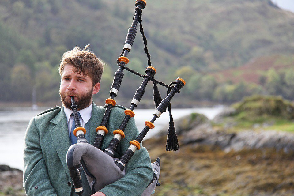 Волынка НЕ ТОЛЬКО шотландский народный музыкальный инструмент!