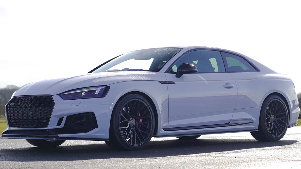 Audi RS5. Скриншот с YouTube-канала carwow