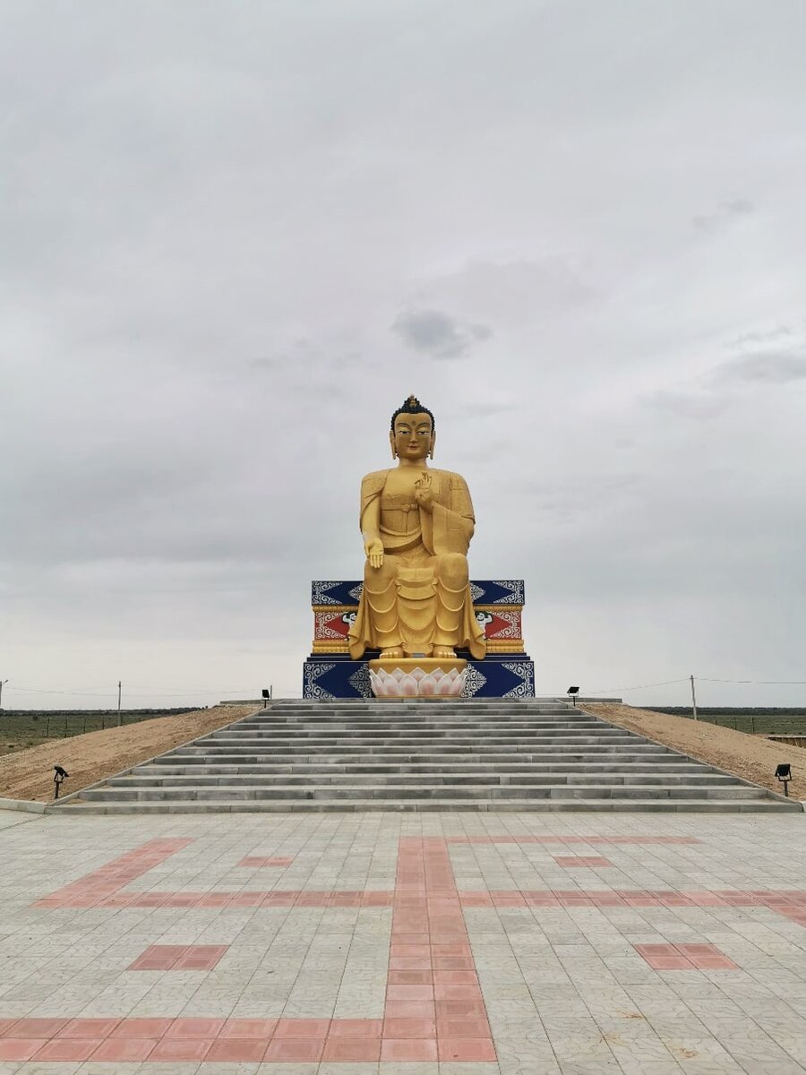 Самая большая в Европе статуя будды Майтрея