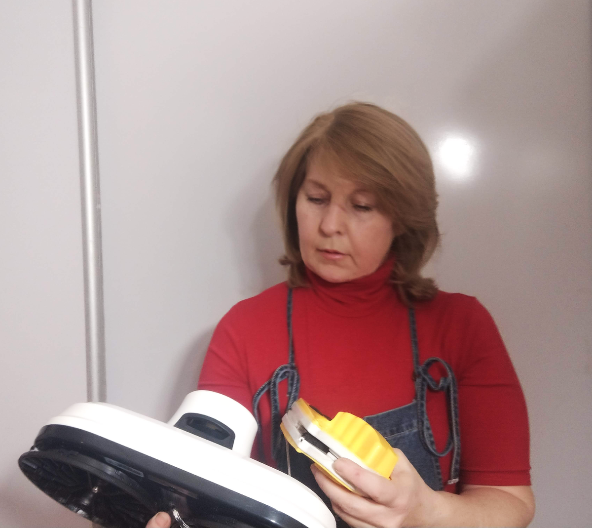 Каких только гаджетов для мойки окон не придумали. Разные технологии на службе чистоты панорамного остекления