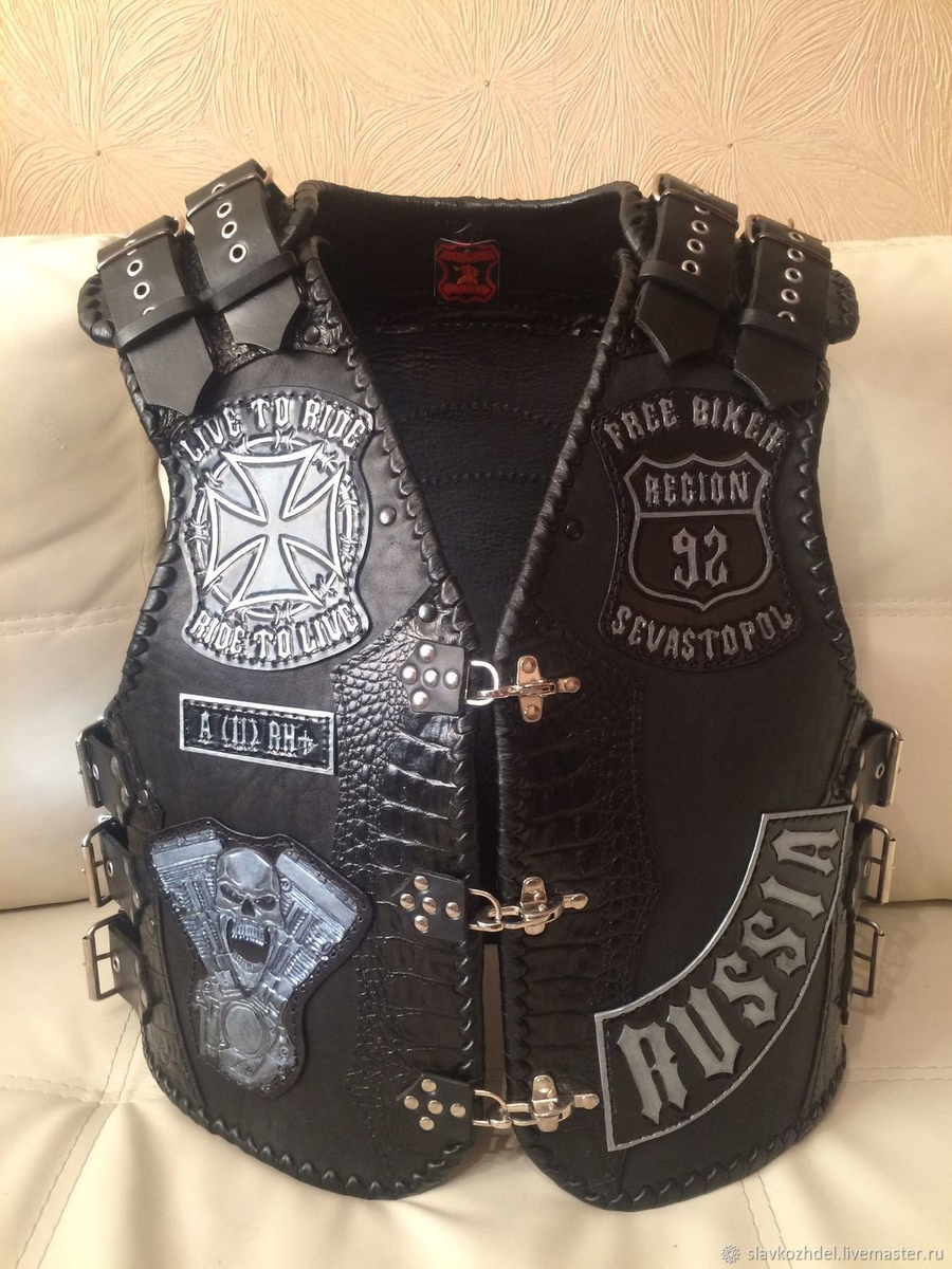 И нет, я не о байкерской жилетке.