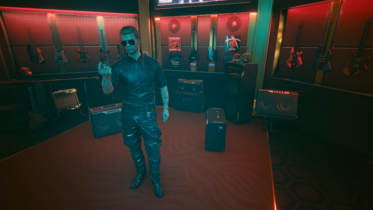 Подойди скорей поближе, чтобы лучше слышать