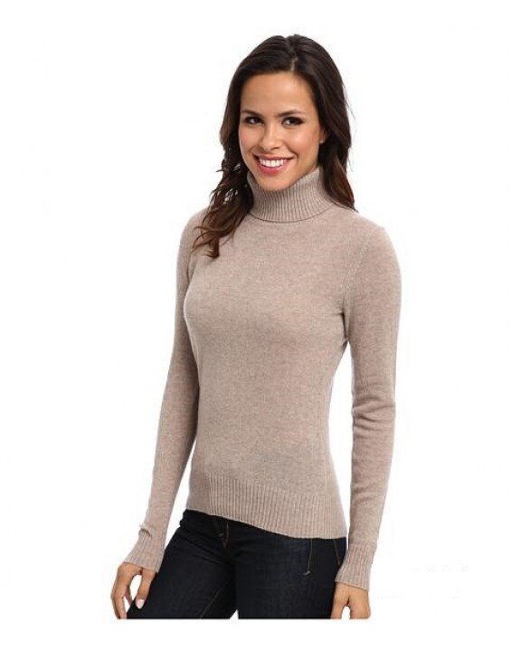 И эта, к сожалению, тоже, хотя рукава у неё почти по-модному длинные. И бесподобный состав, даже самый кашемирный кашемир не сделает её актуальной.