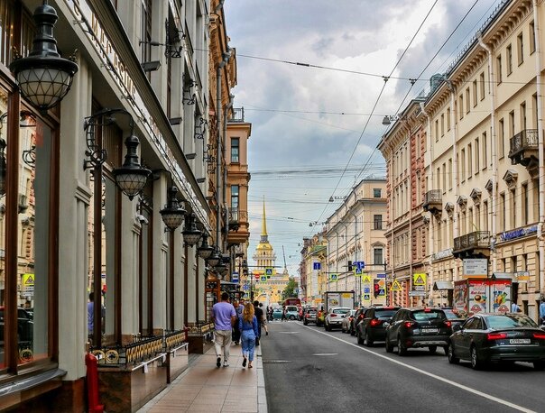 Приглашаю заодно прогуляться по Санкт-Петербургу. Одна из моих любимых улиц - Гороховая.