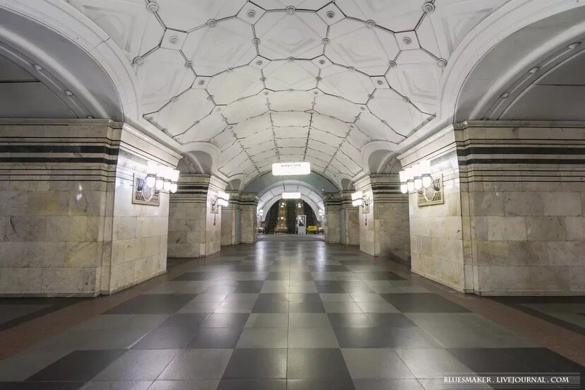 Станция "Спортивная" в 2015 году. Фото отсюда: https://bluesmaker.livejournal.com