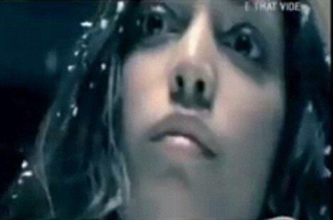 Кадр из клипа Some day. Источник: daily mail