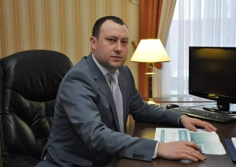    Дмитрий Цветков покинул пост заместителя мэра Оренбурга по правовым вопросам Марина Шарт