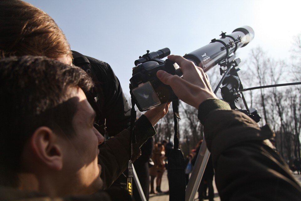     Солнечное затмение было частичным. Кристина БРАЖНИКОВА