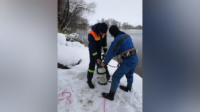    В Тоцком районе водолазы снова обследовали пруд, пытаясь найти пропавшего жителя Башкирии Елена Шкатова