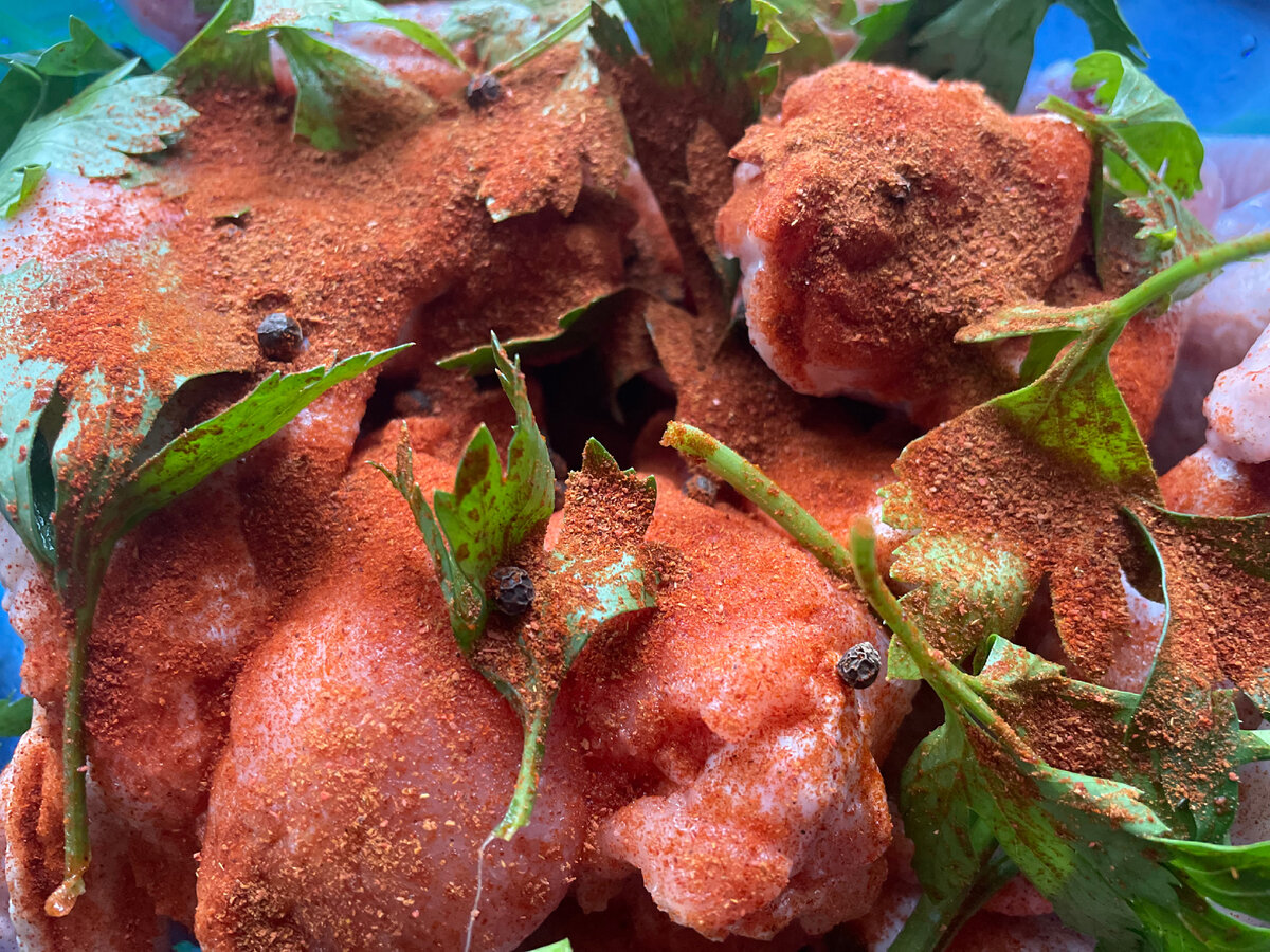 Маринуем куриные крылья для мангала