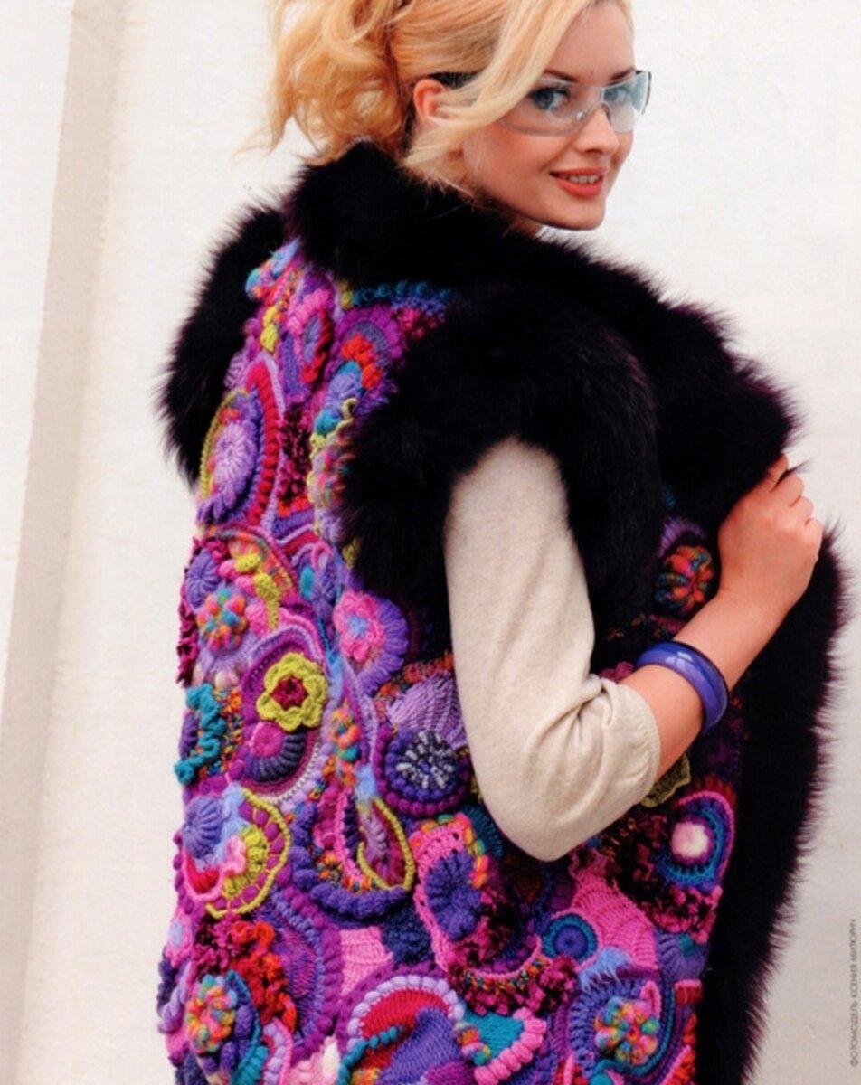 Жилет в технике фриформ