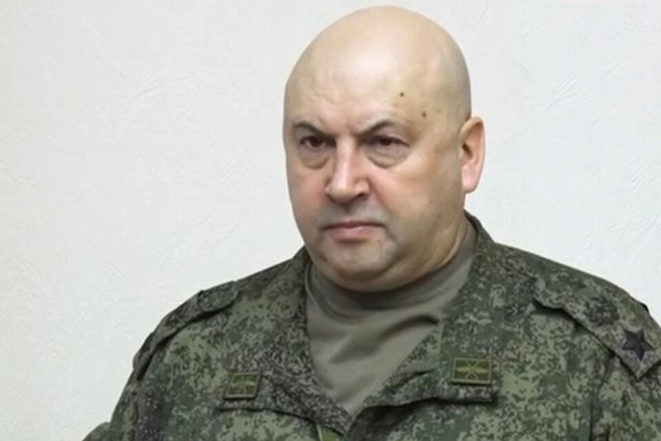     Командующий Объединенной группировкой войск Вооруженных сил России Сергей Суровикин.