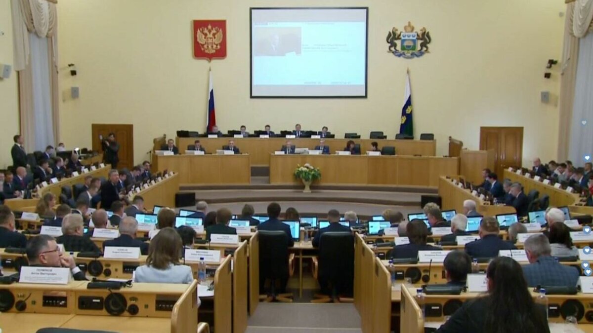     Сегодня губернатор Тюменской области Александр Моор выступил с обращением к парламентариям и жителям региона.