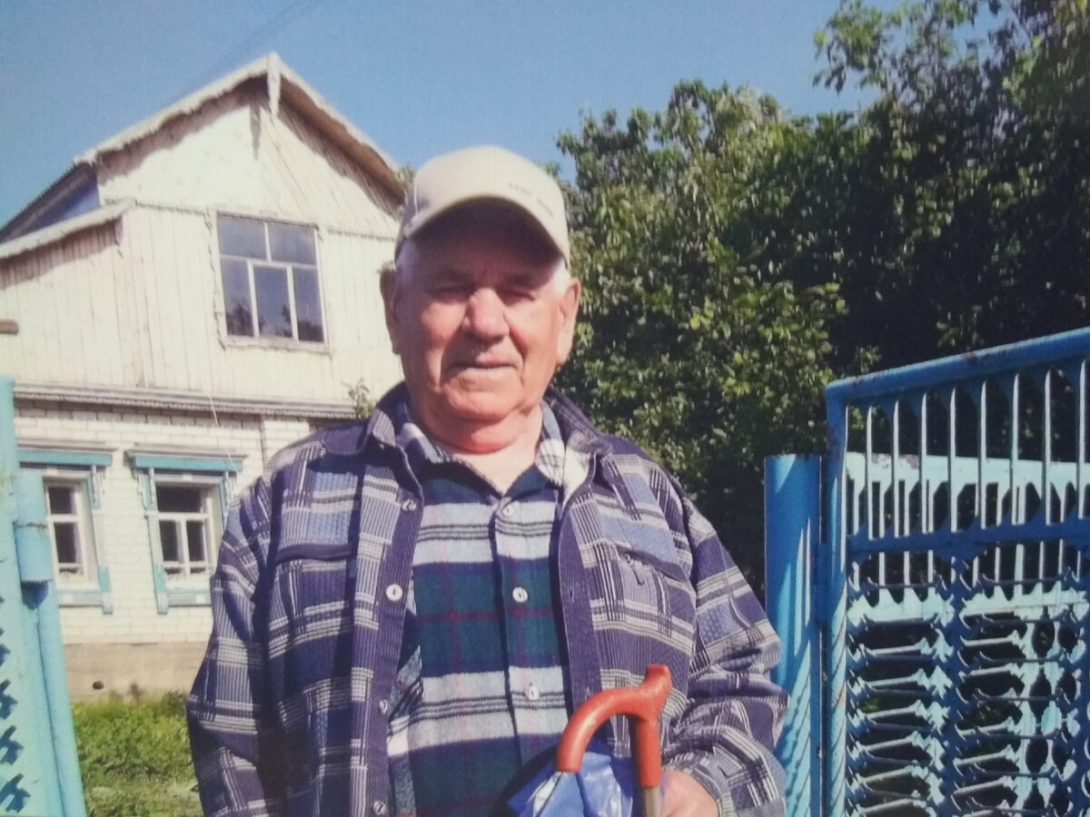 Папа идёт в кафе-бар