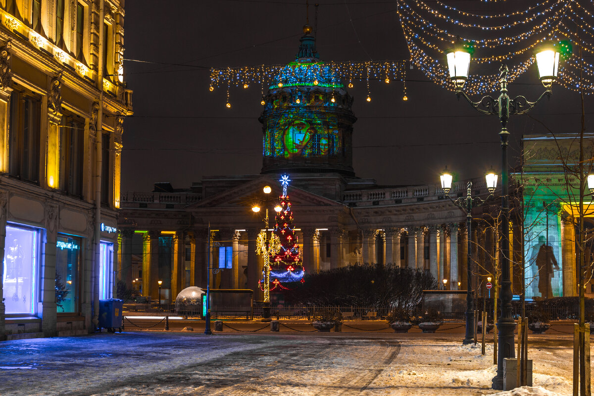 Новогодний Петербург. Вид на Казанский собор. Фотография автора.