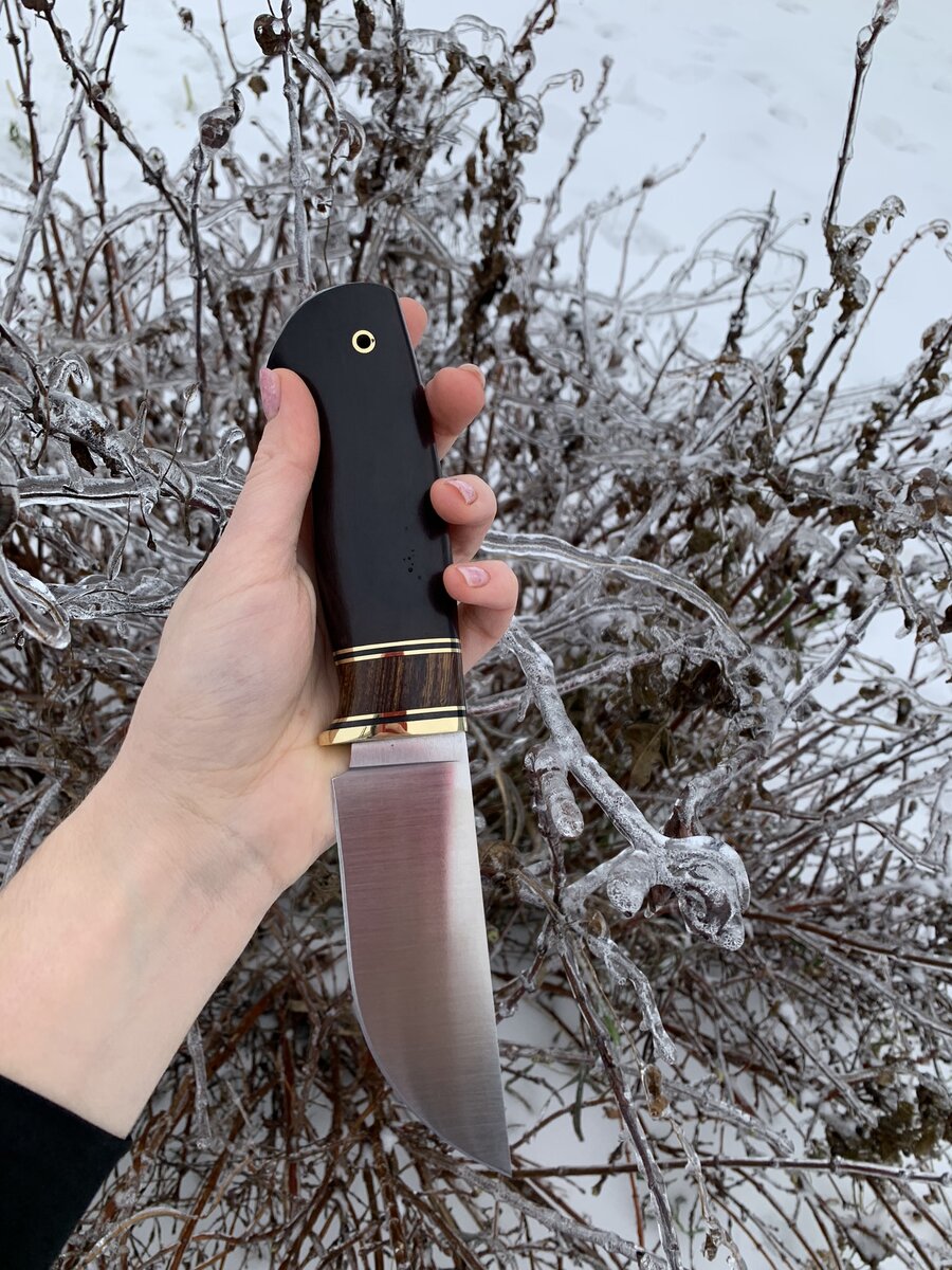 Шкуросъемный нож ручной работы из стали Х12МФ