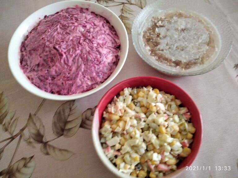 Повышенный аппетит и желание есть больше. Зимние салаты. Фото автора