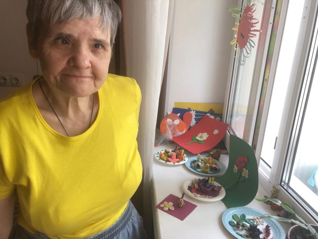 Как подопечные поступают с поделками, которые они сделали с волонтерами?