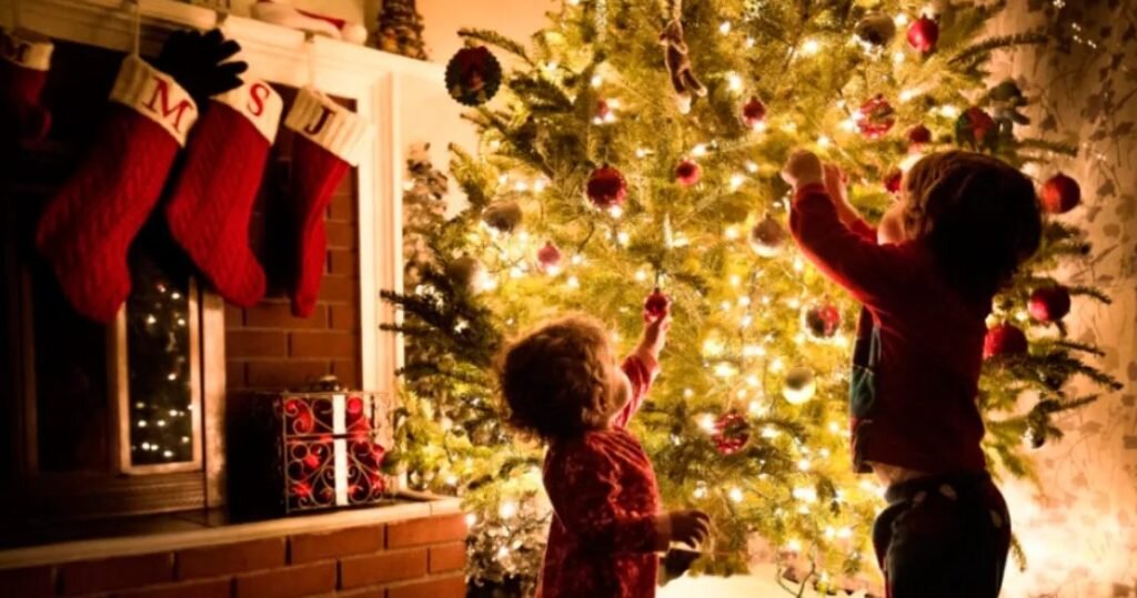    Как украсить новогоднюю елку: советы дизайнера редакция RTWeek