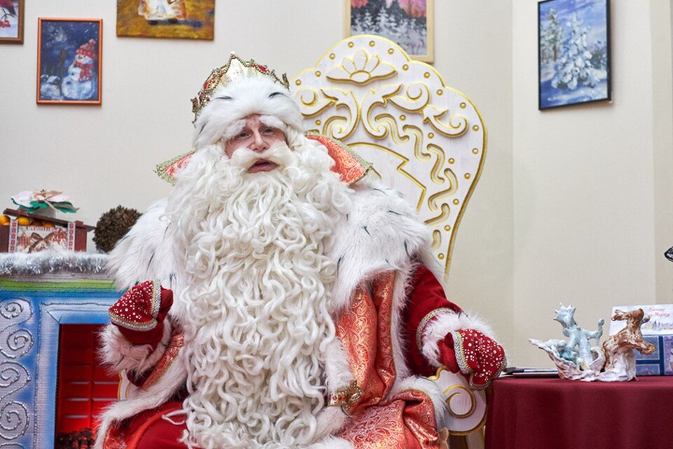     31% петербуржцев попросили у Деда Мороза повышения зарплаты Артем КИЛЬКИН (архив)