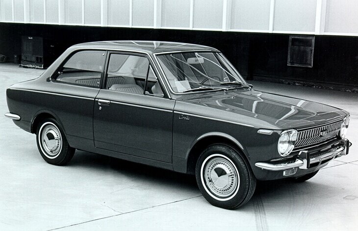 Седан Toyota Corolla первого поколения, 1966–1970