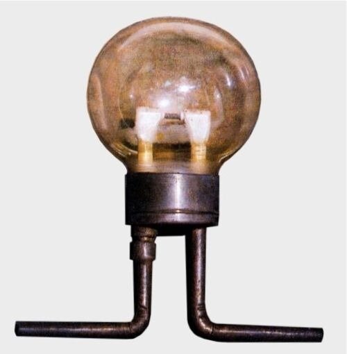 Первая лампа накаливания Лодыгина