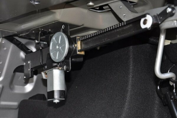 Установленный электропривод в авто