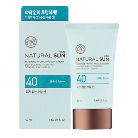 Объем бывает 50 и 100 мл. На весь отпуск большого флакона хватит точно.