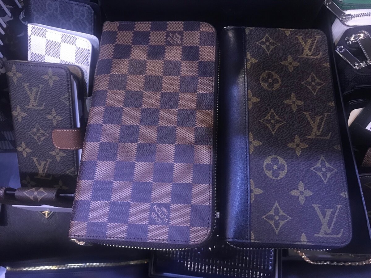 Реплики бумажников Louis Vuitton