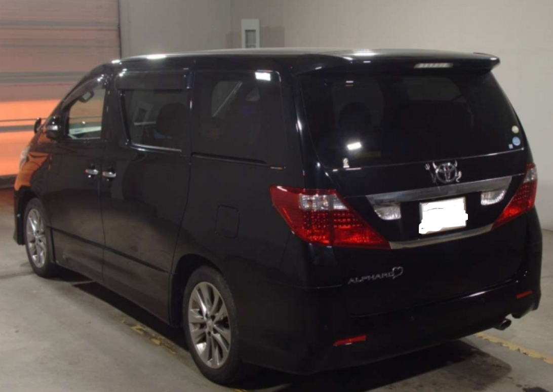Innova 2.0G Interior (side view) - Paul Tan's Automotive News