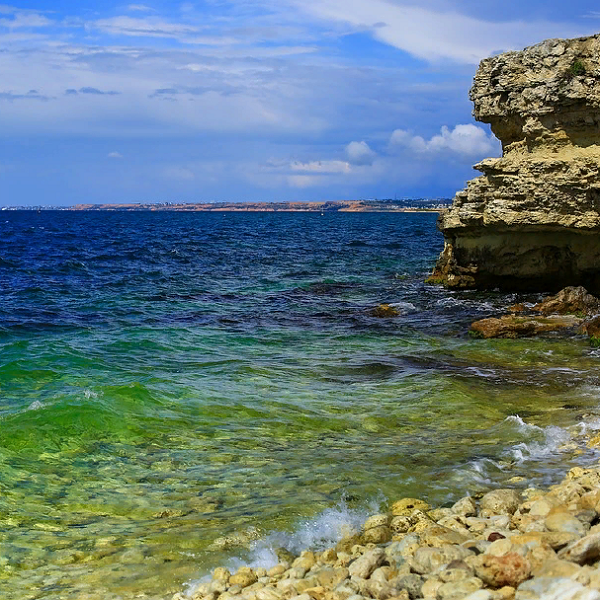 https://cdn.pixabay.com/photo/2016/07/19/18/28/sea-1528683_960_720.jpg