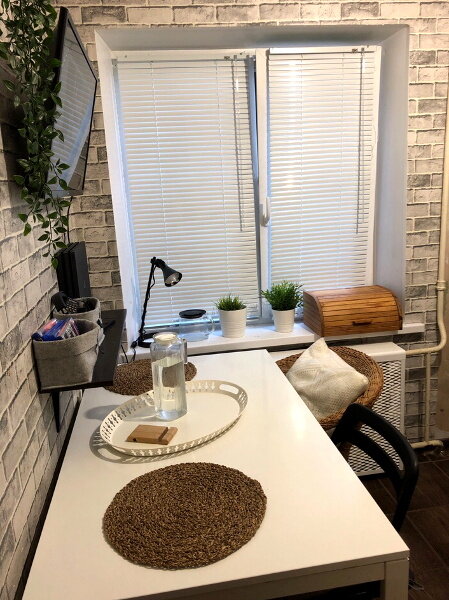 На этой кухне уютно и вечером и днем (листайте фото)